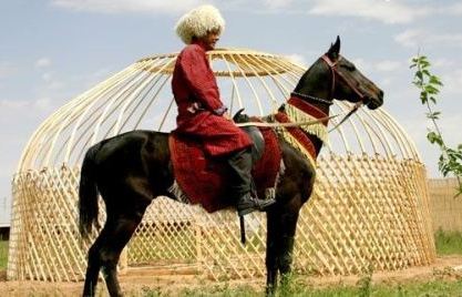 ما ترکمن ها با خون دل خوردن در طول تاریخ به اینجا رسیدیم / گویا برخی دوستان راه گم کرده اند